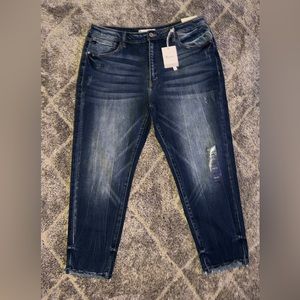 Brand New KanCan Mom jeans! Size 32 x 27